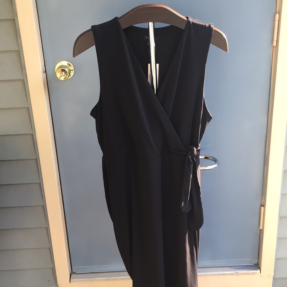 Sleeveless Wrap Dress in Women